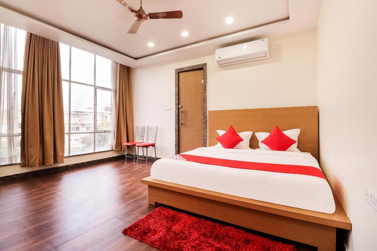 Oyo 61050 S S K Continental Hotel Juhi Bari Exterior photo